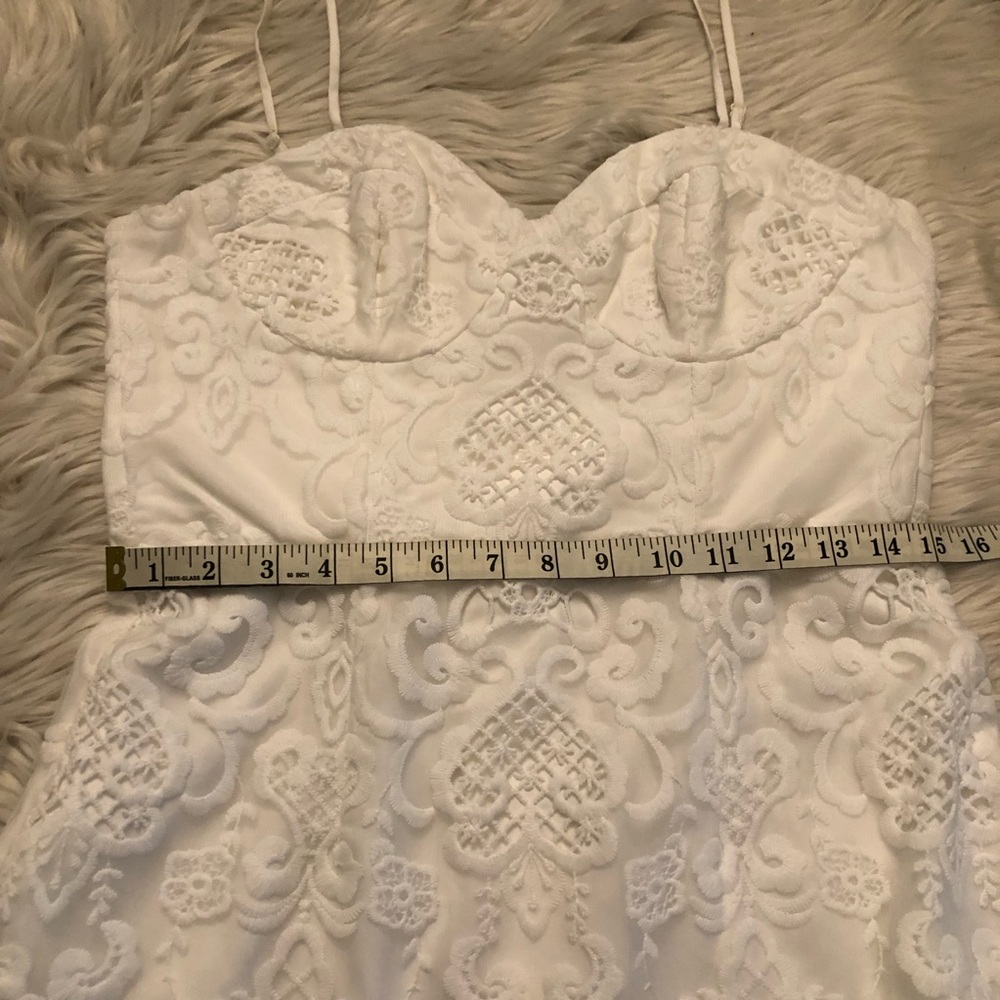 Bardot Lace Eyelet Embroidered Floral Sweetheart Tiered Hem White Dress size 10 - Picture 15 of 16